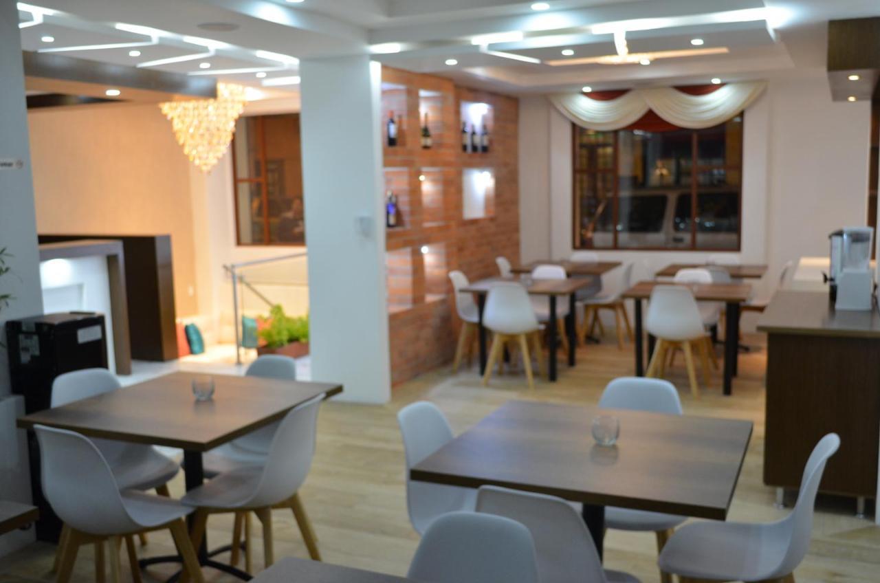 Hotel Gran Mariscal Quito Extérieur photo